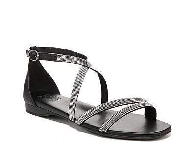 Naturalizer black flat on sale sandals