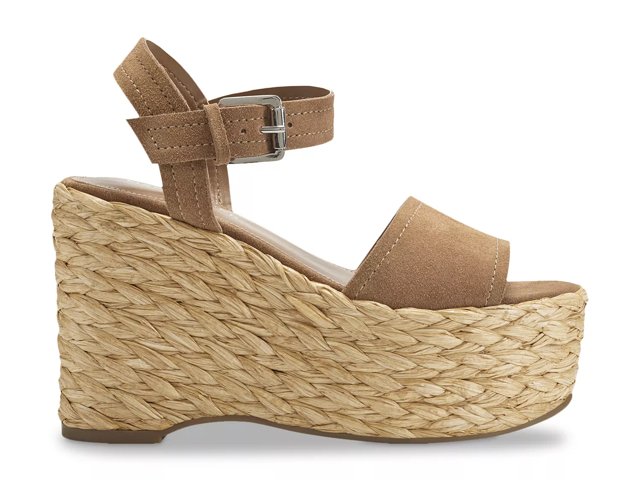 Marc fisher outlet platform sandals