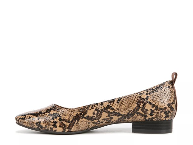 Lifestride discount leopard pumps