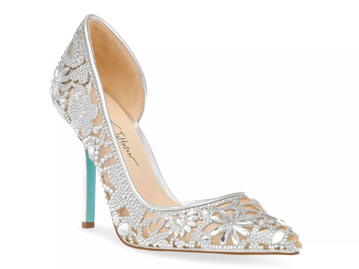 averi pump betsey johnson