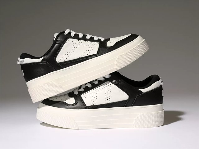 Nike black and white platform sneakers sales