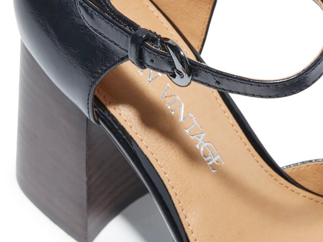 Crown Vintage Greeta Pump
