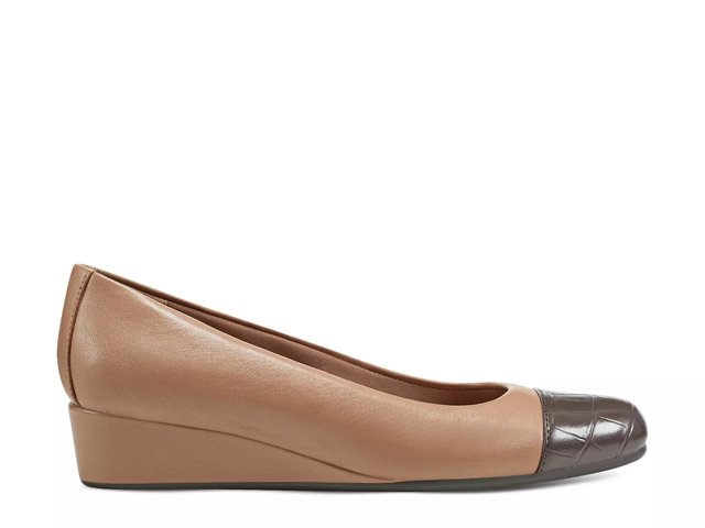 Easy Spirit Gracey Wedge Pump