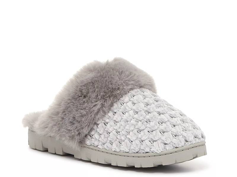 Dsw discount fluffy slippers