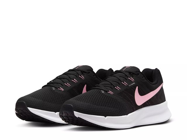 Nike women's run swift shoe discount