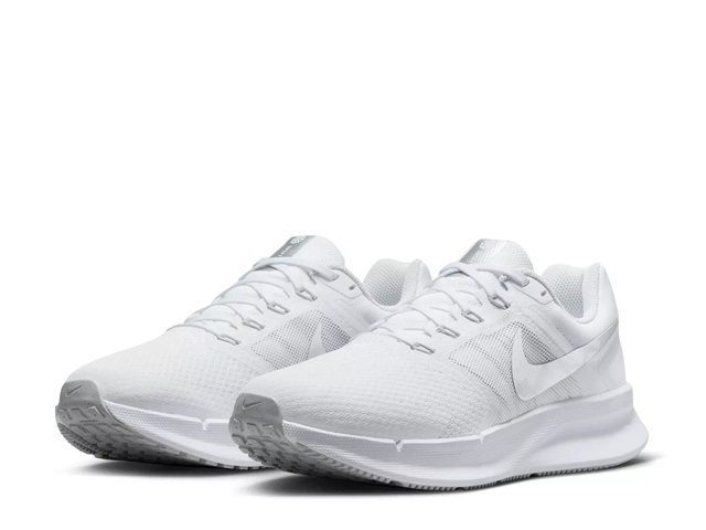 Nike hotsell womens swift