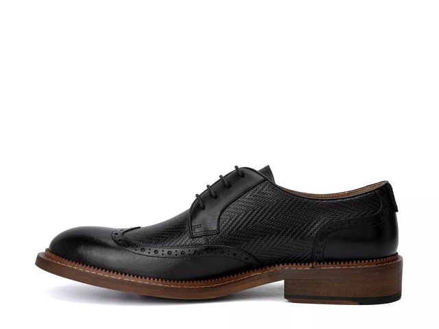 Clarks wingtip oxford sales