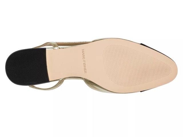 Marc Fisher Dela Flat