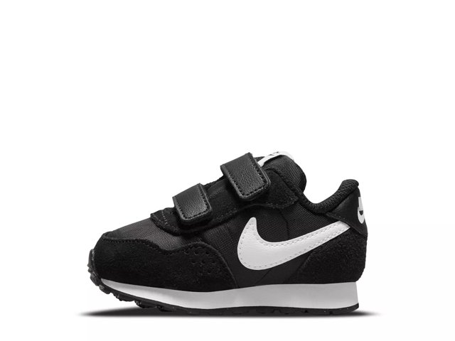 Nike md trainers top