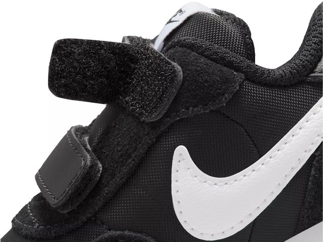 Nike md runner boys sales