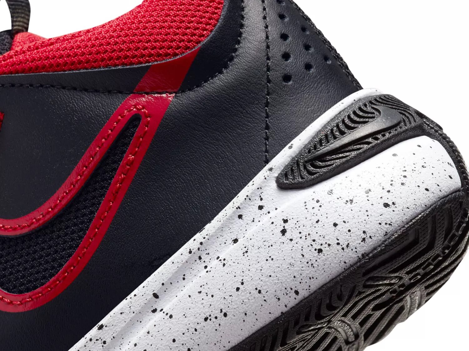 Team Hustle D 11 Basketball Sneaker