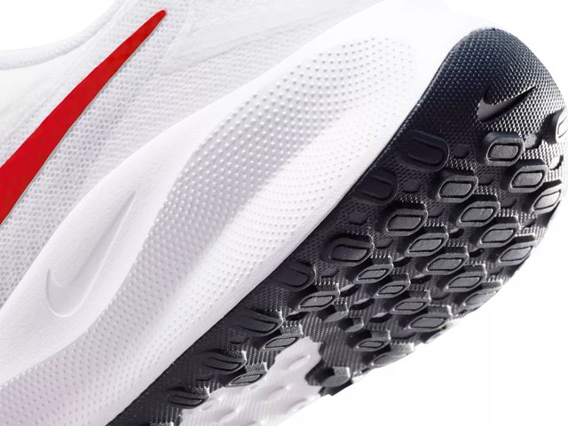 Nike Men's Revolution 3 Running Shoe : Nike: : Clothing, Shoes &  Accessories