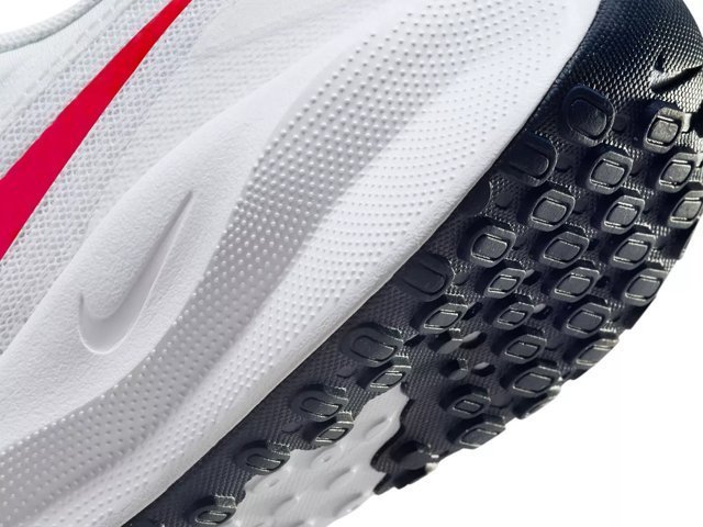 Precio nike revolution shop