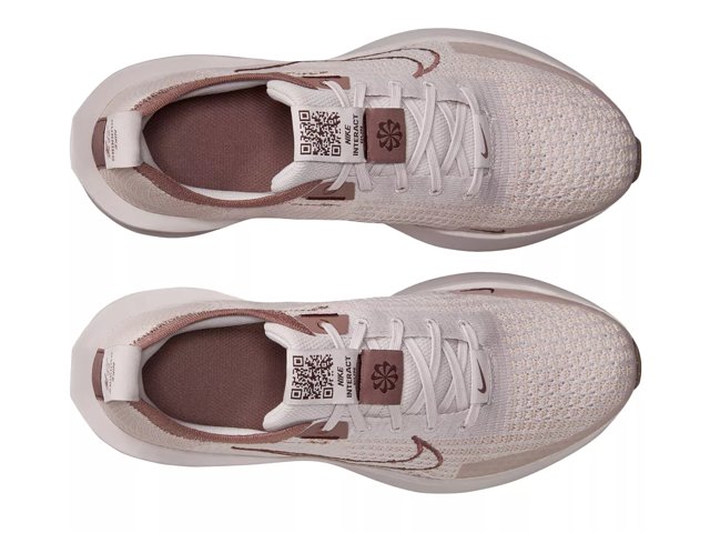 Nike baby hotsell pink shoes