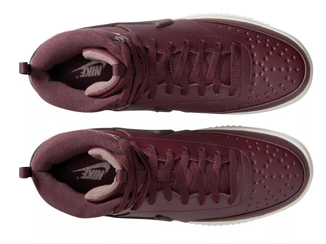 Burgundy nike basketball shoes discount