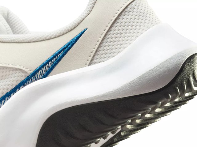 Nike legend running shoes deals