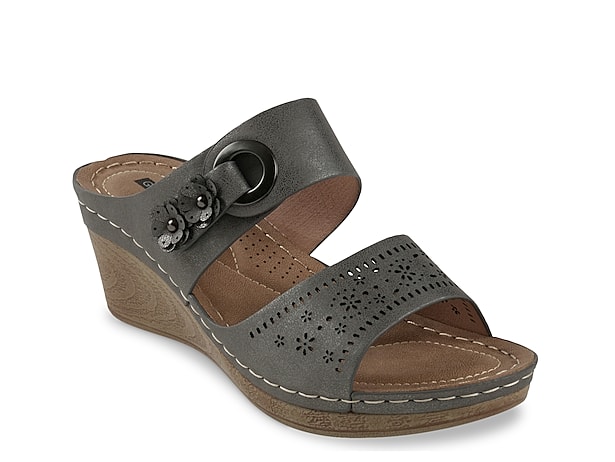 Adrienne Vittadini Footwear Women's Riva Wedge Sandal, terracotta, 8 M US :  : Clothing, Shoes & Accessories