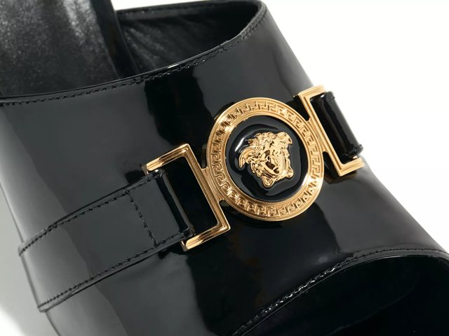 Versace 2025 sandals gold