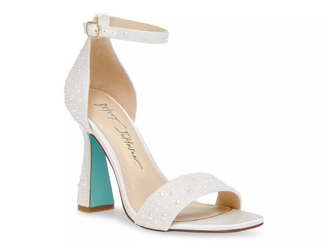 Betsey johnson heels discount