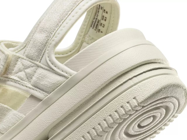 Nike Icon Classic Women's Sandals. Nike.com