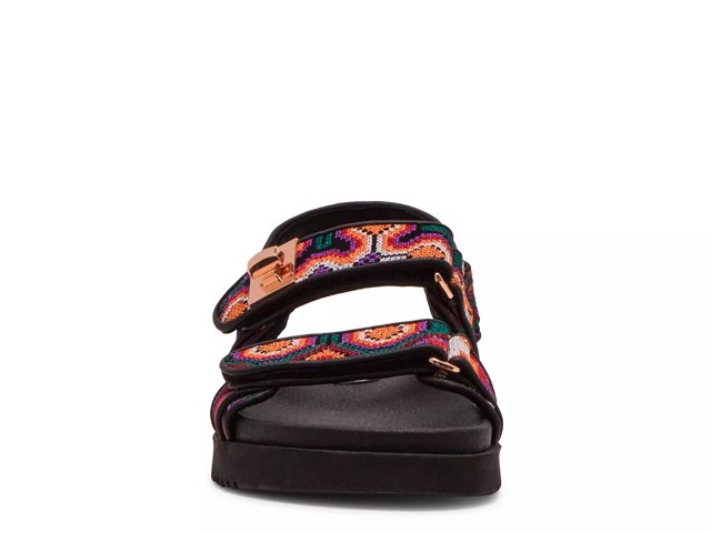 Mona Sandal