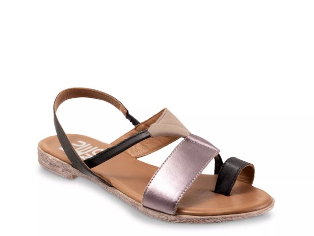 Bueno Yuki Toe Loop Sandal