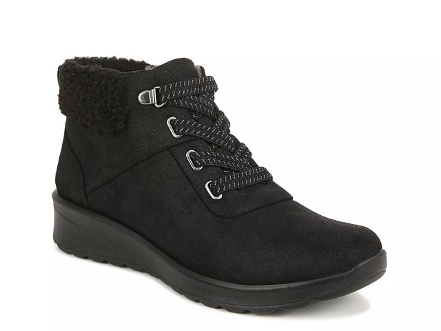 Me too booties clearance dsw