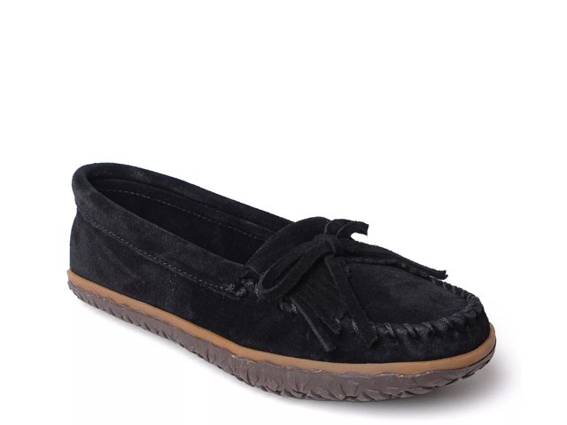 Minnetonka slippers black discount