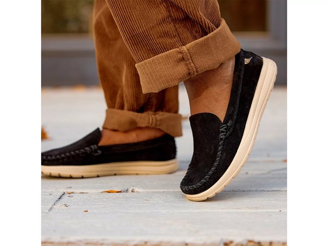 Minnetonka slip top ons