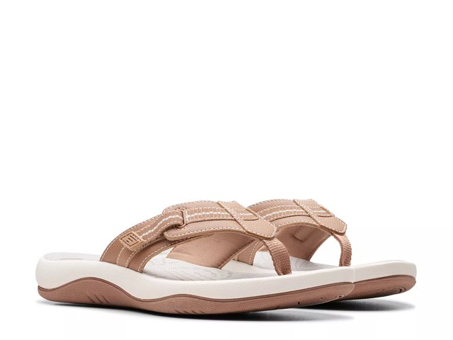 Clarks cloudsteppers deals sandals dsw