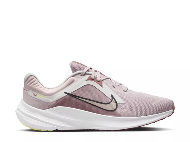 Women's nike quest deals running shoes