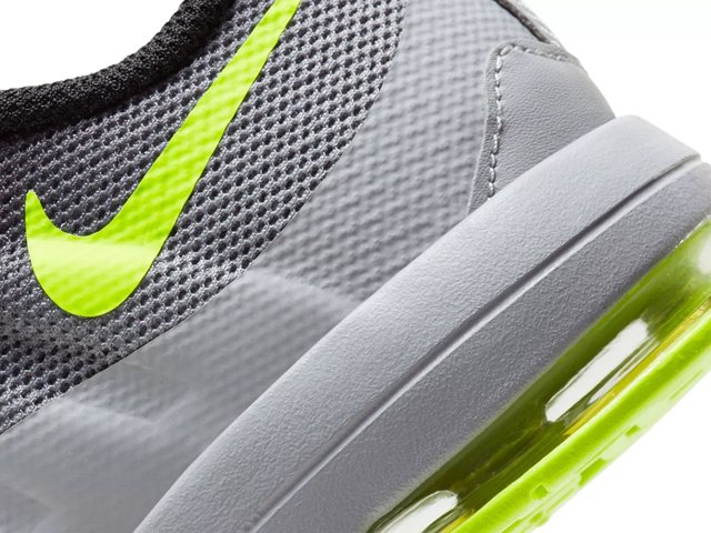 Nike invigor green 2025