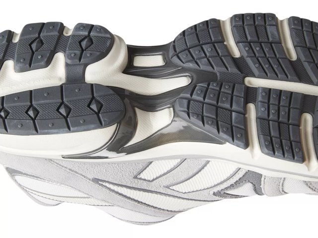 Asics duomax dsw discount