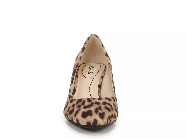 Lifestride discount leopard pumps