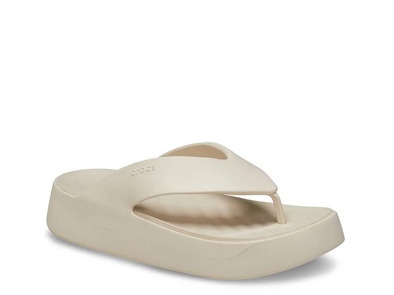 Shop Women s Flip Flops Pool Slides DSW