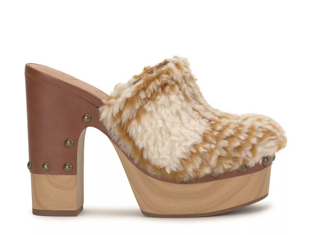 Jessica simpson clog heels deals