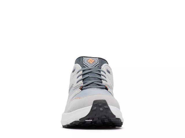 Atmosphere hiking shoes shop