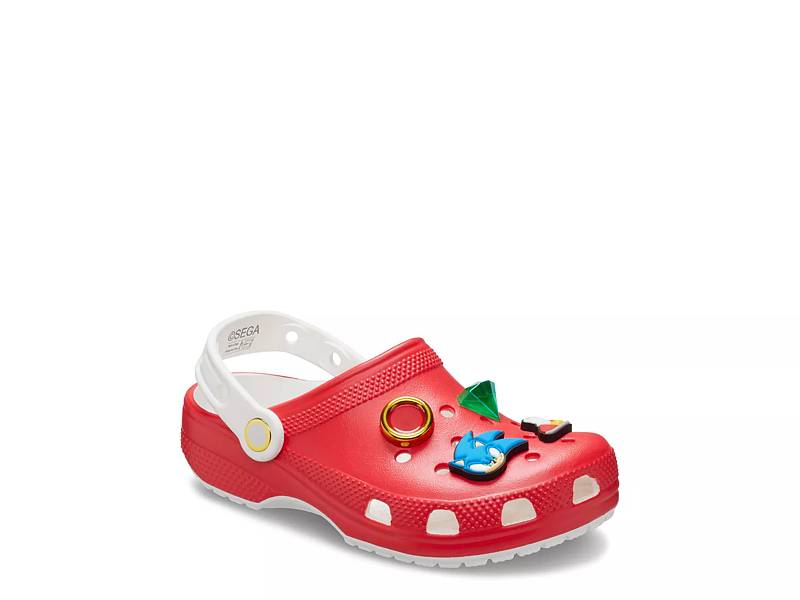 Red crocs with on sale fur