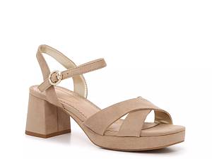 Beige best sale heels dsw