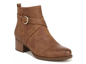 Naturalizer 2025 booties dsw