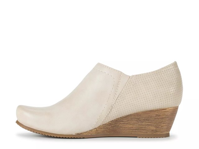 Baretraps Louise Wedge Shootie