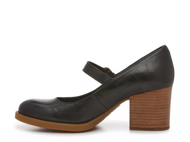 Born black heels discount