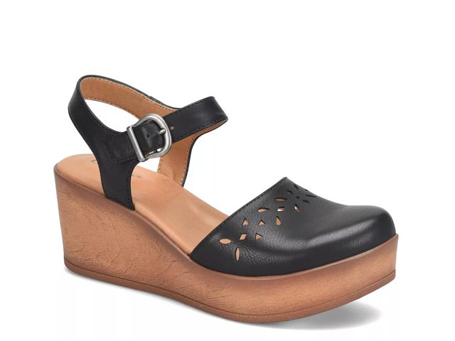 Born leather wedge sandals top