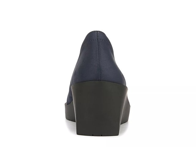 Vionic wedge pumps store