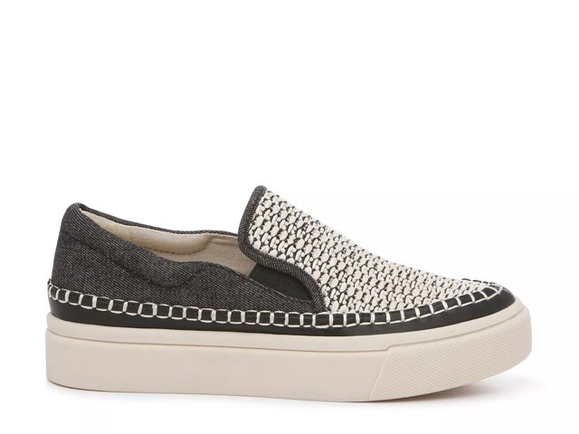 Dolce vita yenna hotsell slip on sneakers