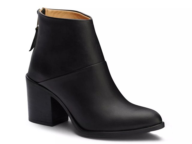 Dari Bootie