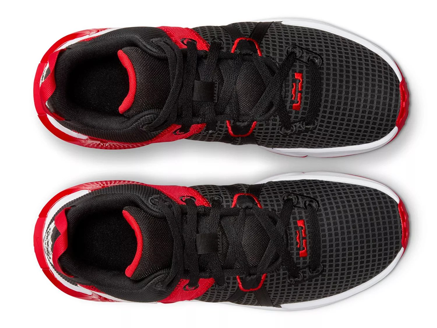 LeBron Witness 7 Basketball Sneaker