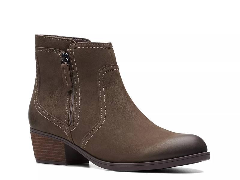 Clarks brown deals boots womens