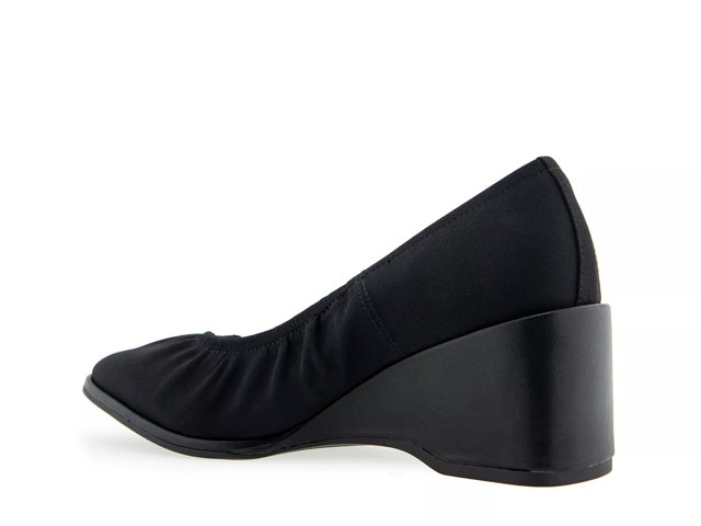 Aerosoles wedge pump store