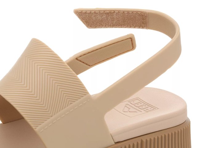 Dsw water sandals store